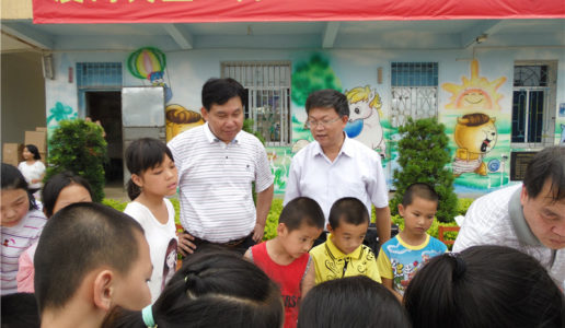 厦门民盟书画家走进农村小学送文化