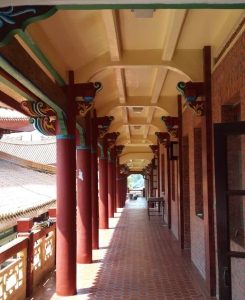《春游金鸡亭寺》