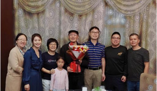 民盟集美区企业支部重阳节慰问老盟员