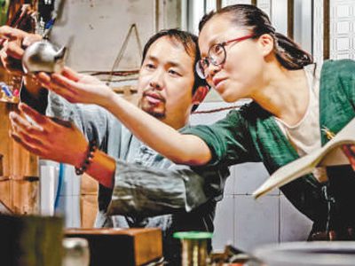 千锤百炼 匠心雕琢（工匠绝活）——福建厦门锡雕传承人郑天泗、庄亚新夫妇