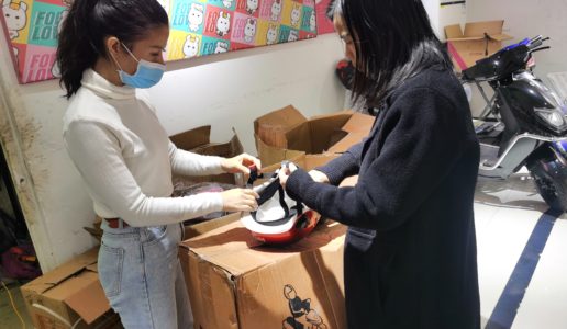 民盟同安区基层委二支部调研电动车安全头盔质量问题