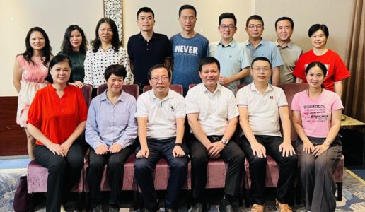 民盟厦门市法制委召开年中工作会议