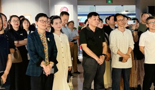 厦门民盟美术院院及书画支部参观“麻显钢教授巨幅历史题材《隆庆开海》油画作品展”