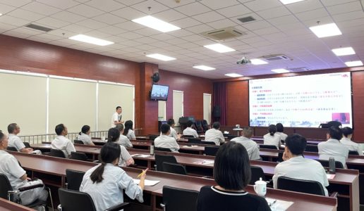 民盟海沧区一支部组织“民法典进企业”活动